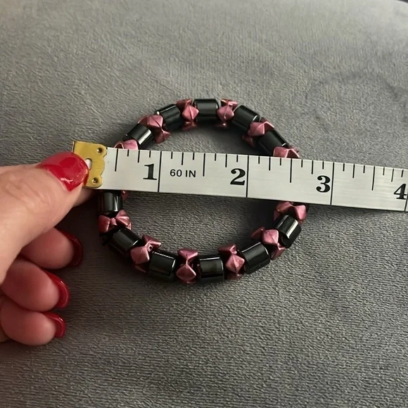 “Magnet Bracelet” - Picture 2 of 3